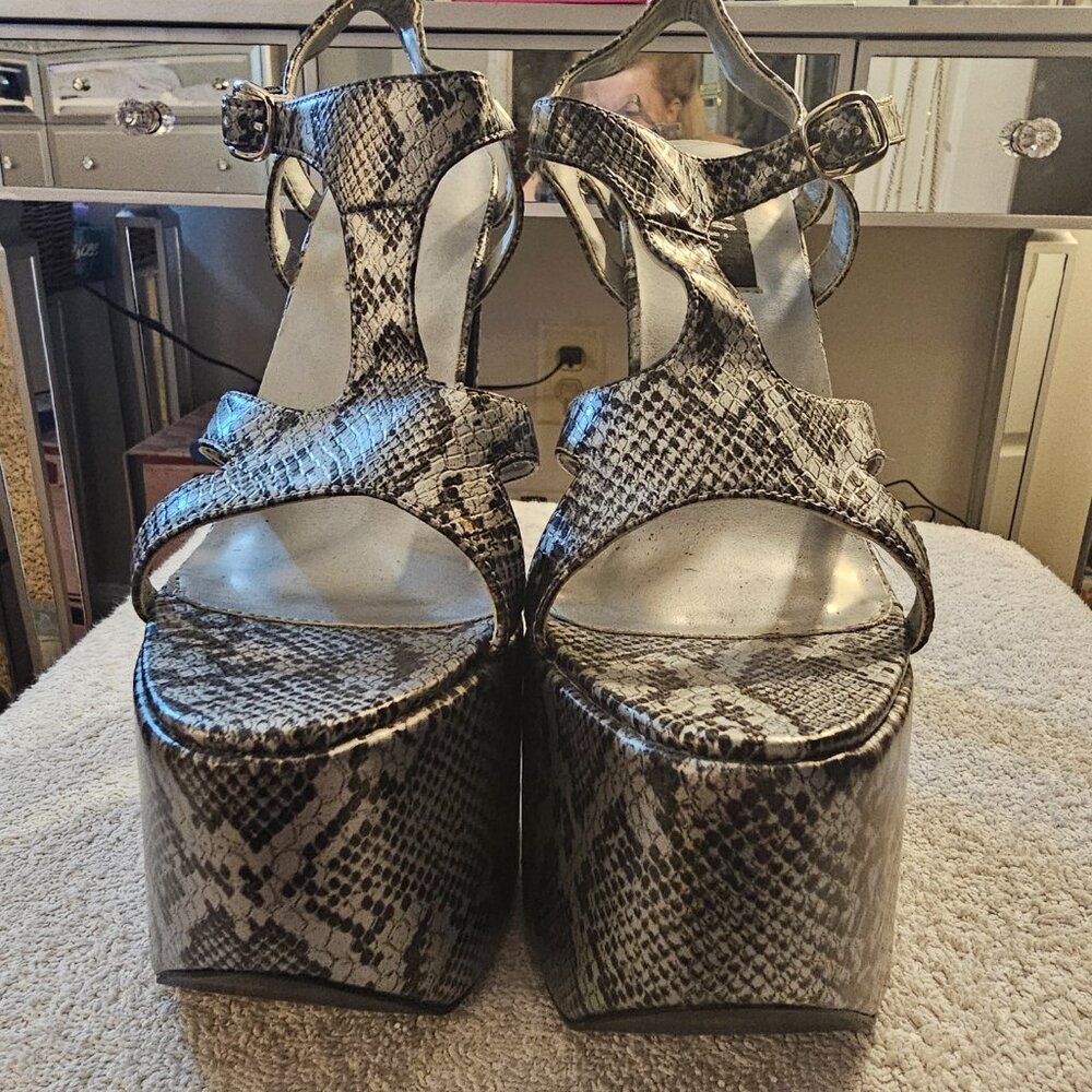 Platform heels - Picture 3 of 6